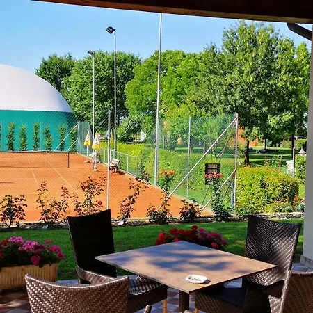 Ancora Sport Отель Меоло